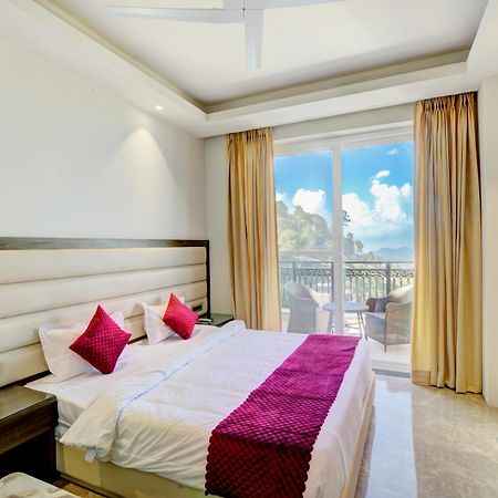 Luxe Resorts - Centrally Heated Air Conditioned Hotel In The Heart Of Касаулі Екстер'єр фото