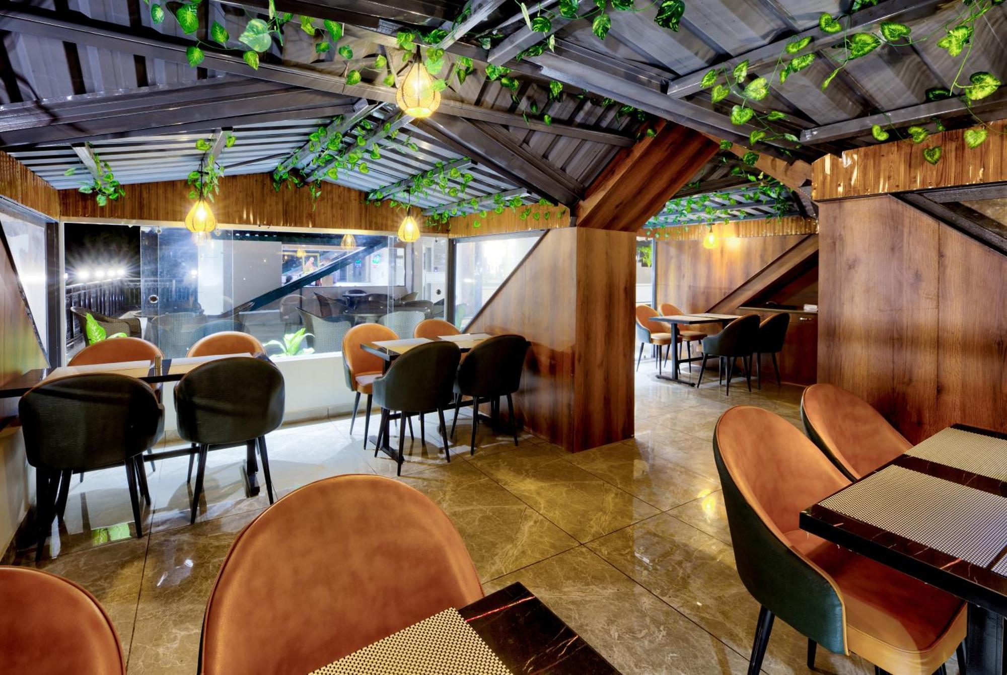 Luxe Resorts - Centrally Heated Air Conditioned Hotel In The Heart Of Касаулі Екстер'єр фото