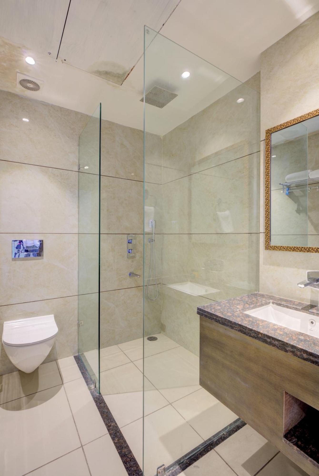 Luxe Resorts - Centrally Heated Air Conditioned Hotel In The Heart Of Касаулі Екстер'єр фото