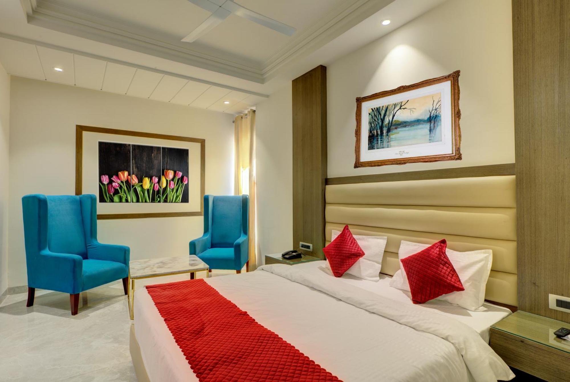 Luxe Resorts - Centrally Heated Air Conditioned Hotel In The Heart Of Касаулі Екстер'єр фото